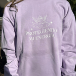 Load image into Gallery viewer, Protegiendo Mi Energía Cotton Crewneck Orchid
